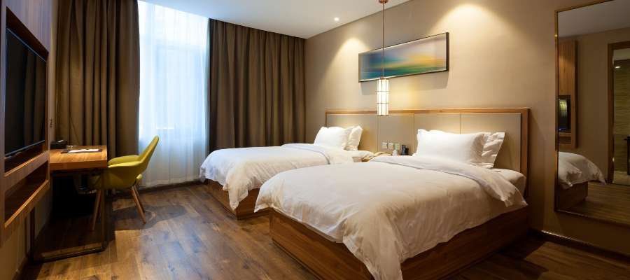 Priority Services for a Smooth Stay_ business hotel