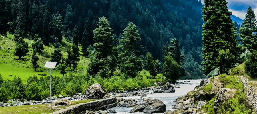 Kashmir, Best Place to visit in may and june in India