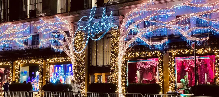 Window Displays on Fifth Avenue, New York