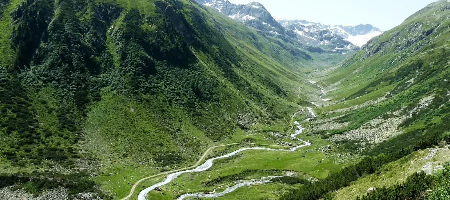 Phobjikha Valley Bhutan sightseeing Place